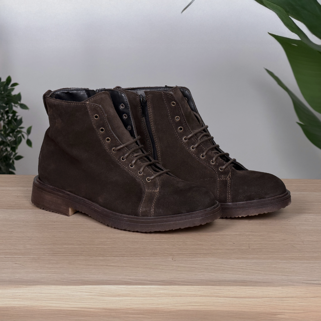 Stivali stringati stile paracadutista in pelle scamosciata - Testa di moro