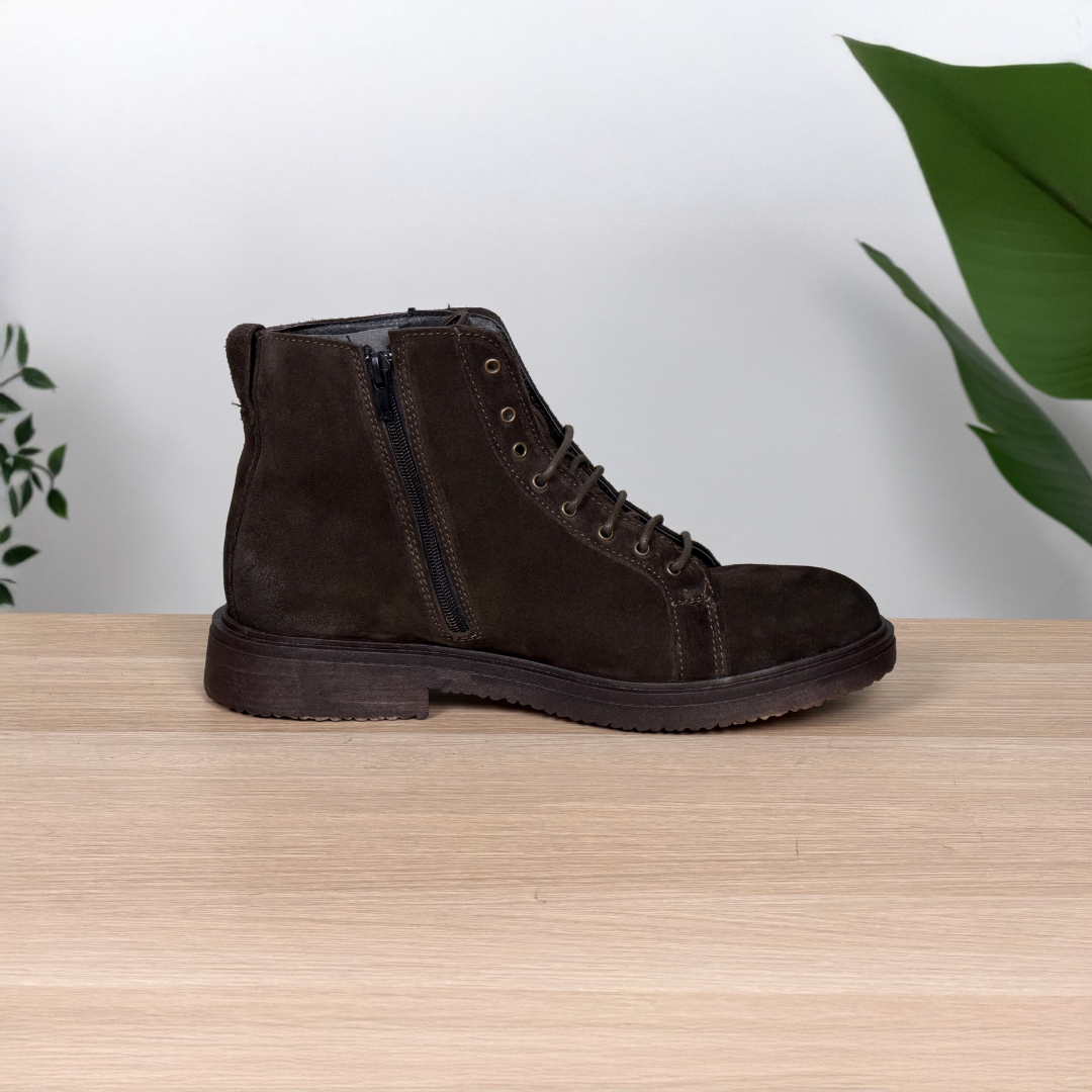 Stivali stringati stile paracadutista in pelle scamosciata - Testa di moro