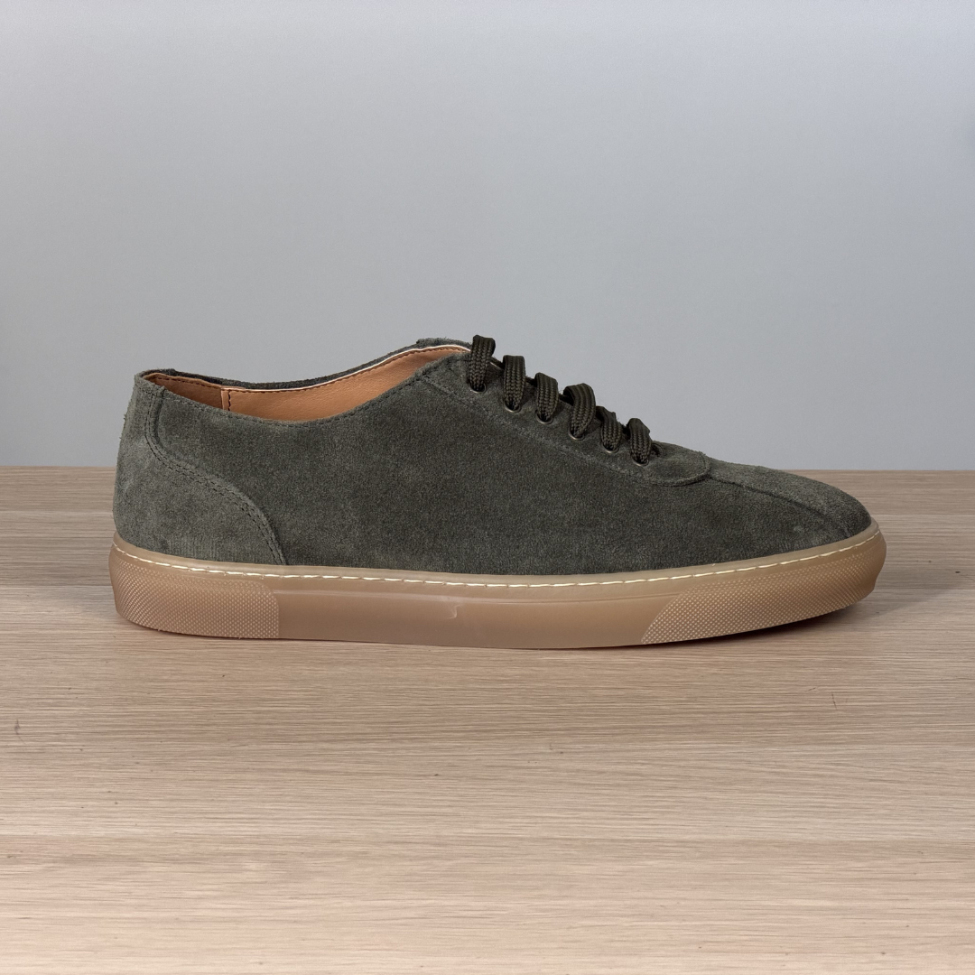 Sneakers basse in camoscio con fondo in caucciù - Verde