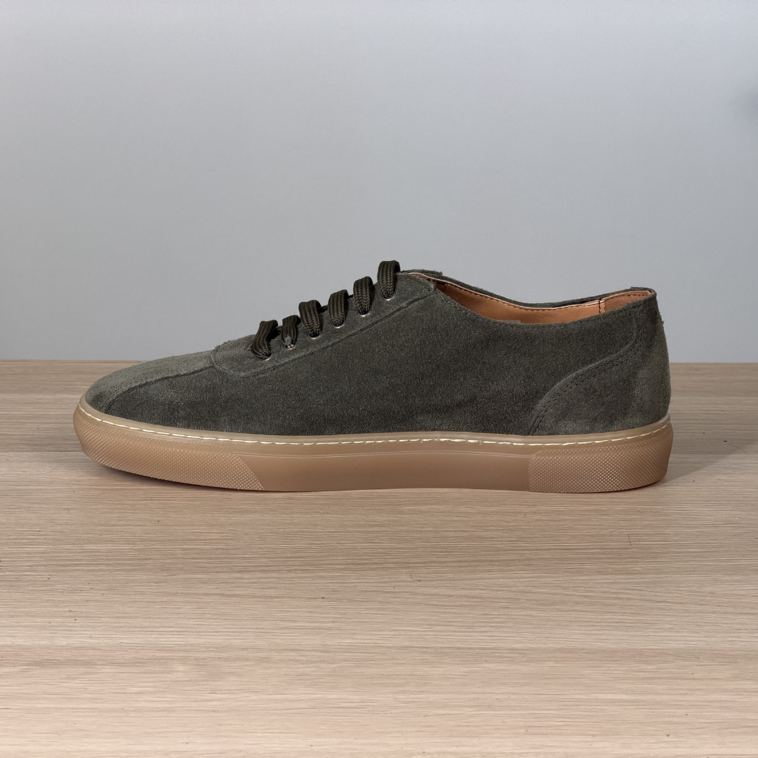 Sneakers basse in camoscio con fondo in caucciù - Verde