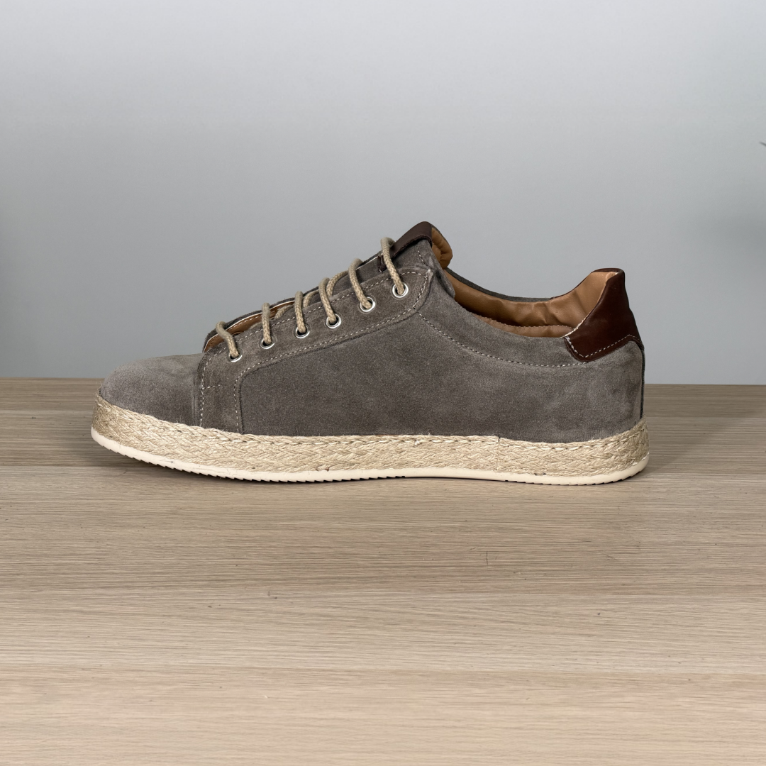 Sneakers in camoscio con fondo in corda - Tortora