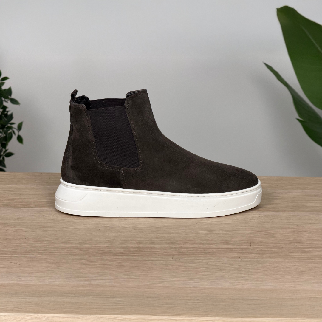 Stivaletto Chelsea suola bianca sagomata in pelle scamosciata - Testa di Moro