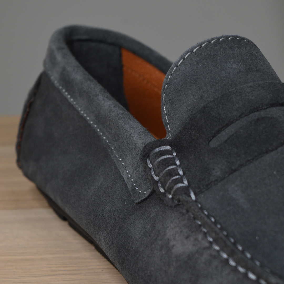 Mocassino con bendina e suola con gommini - Camoscio Grigio