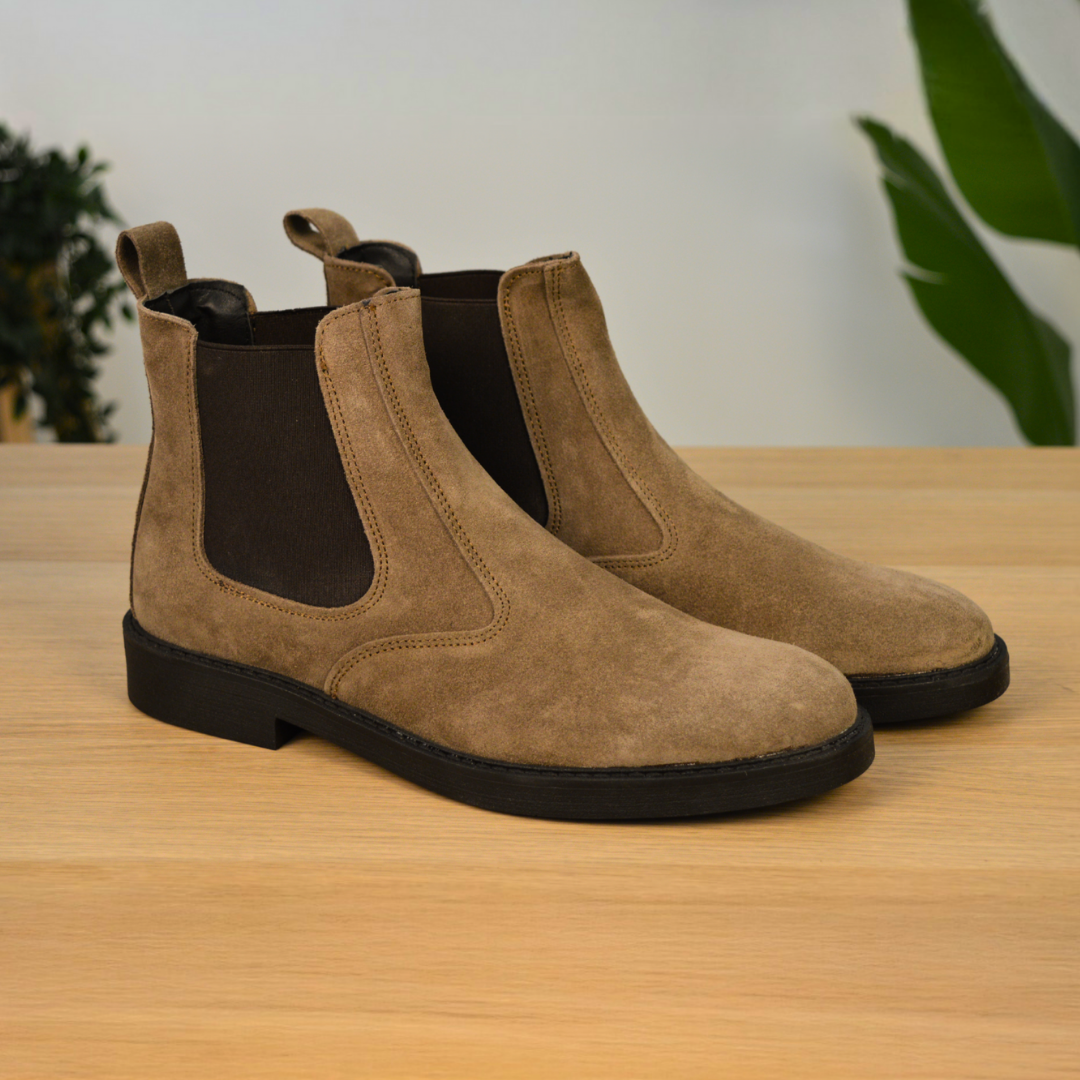 Stivaletto Chelsea in pelle di vitello scamosciata - Tortora