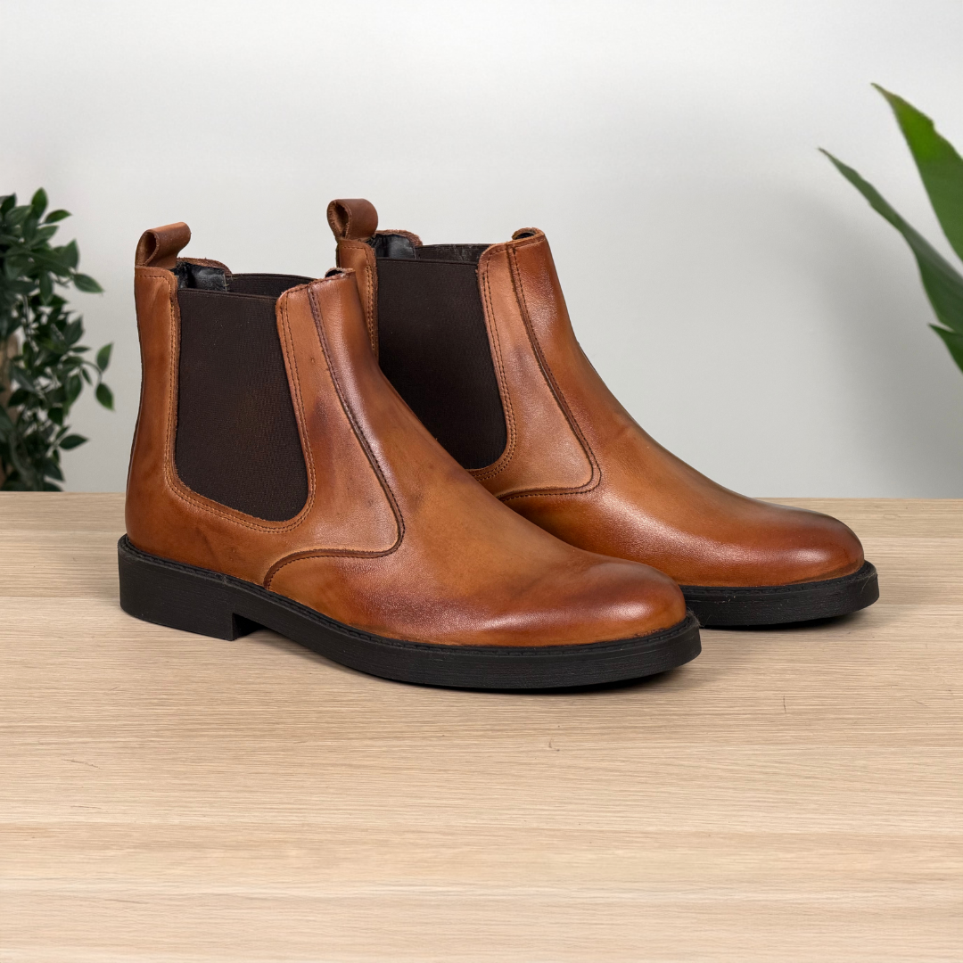 Stivaletto Chelsea in pelle di vitello liscia - Cuoio