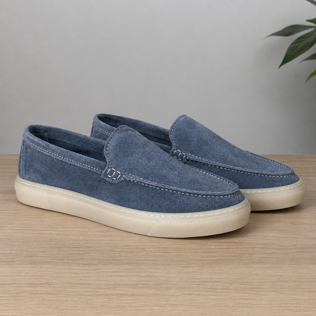 Mocassino con suola bassa in gomma trasparente - Camoscio Jeans