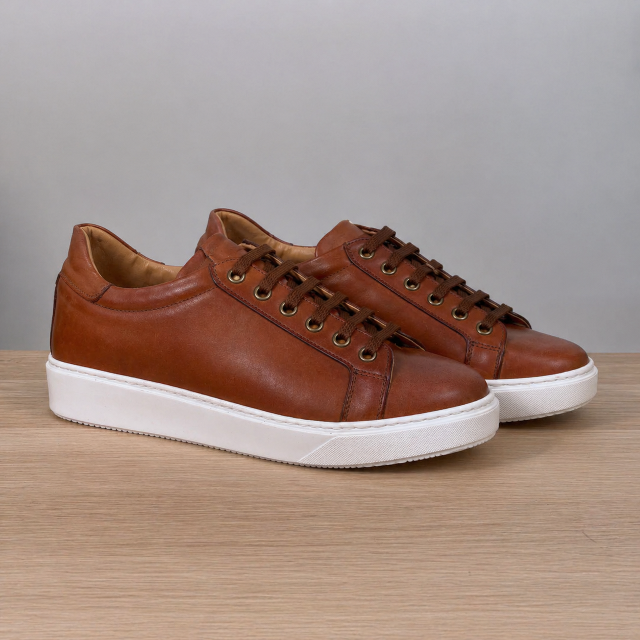 Sneakers in pelle liscia di vitello - Cuoio