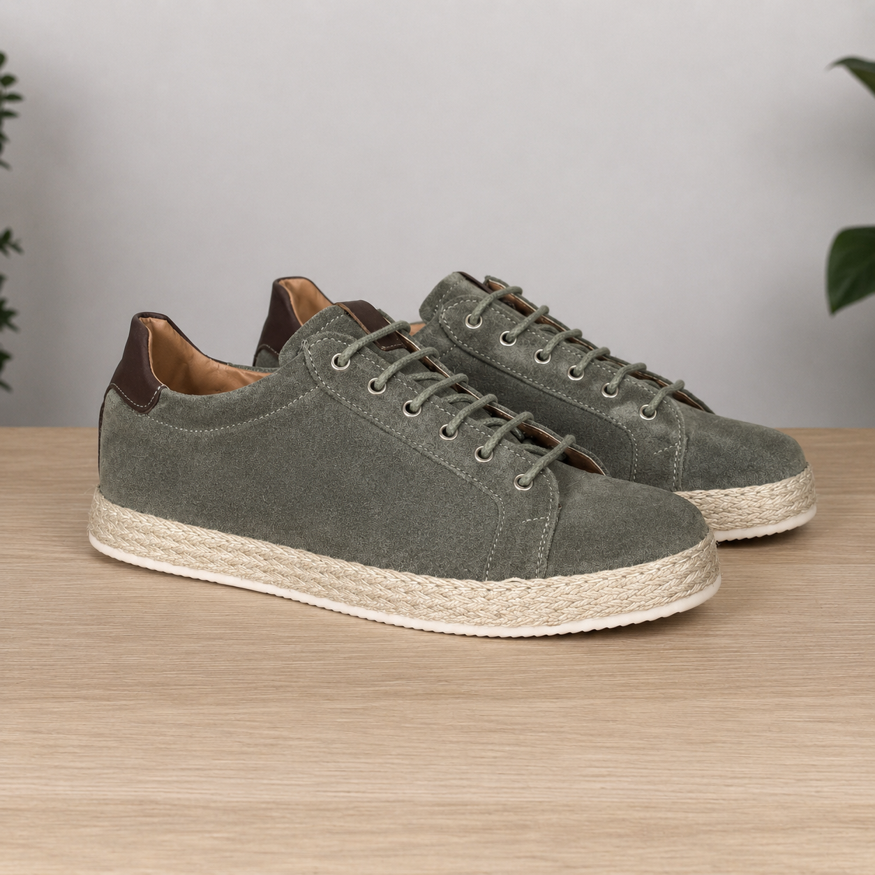 Sneakers in camoscio con fondo in corda - Verde