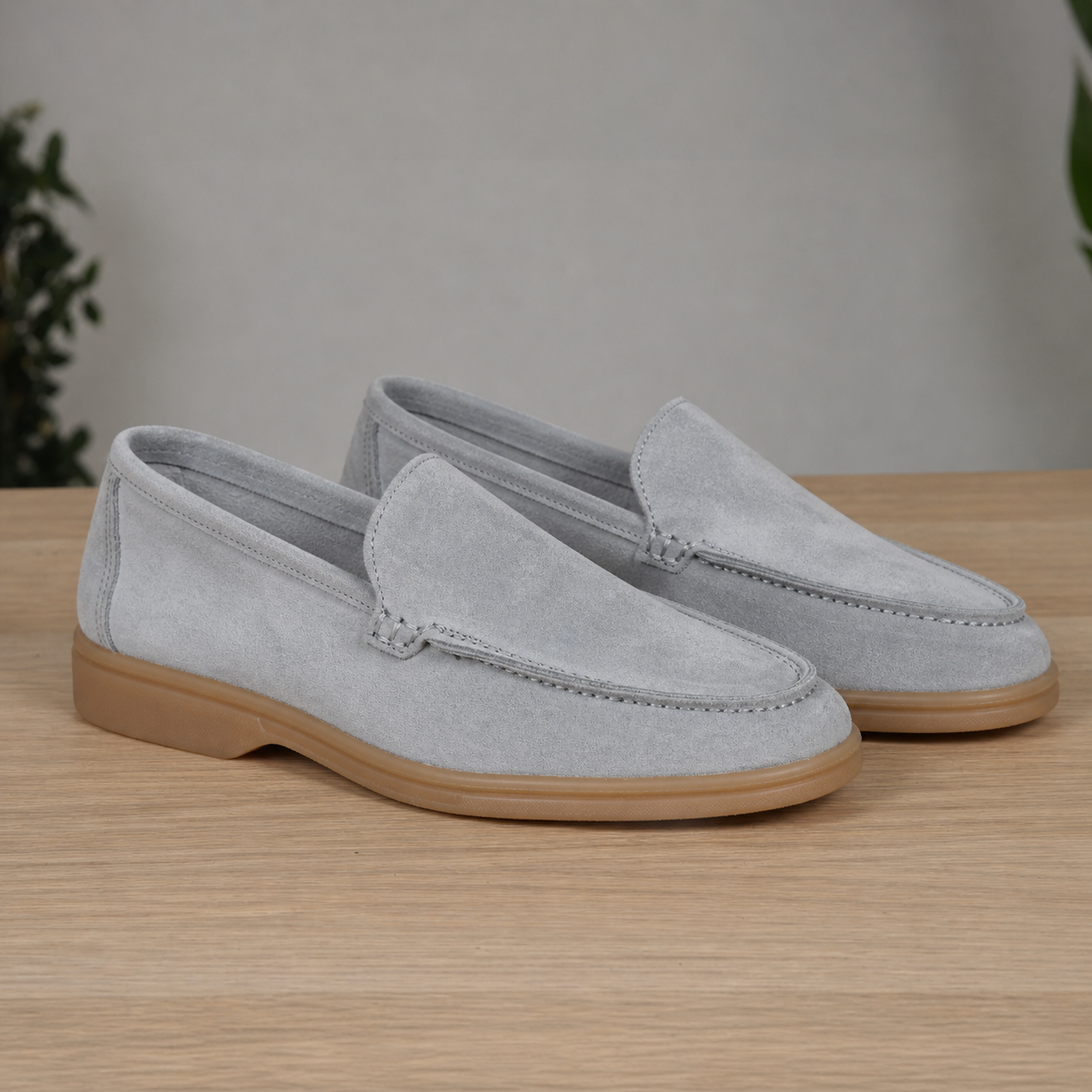 Mocassino con suola bassa in gomma - Camoscio Grigio