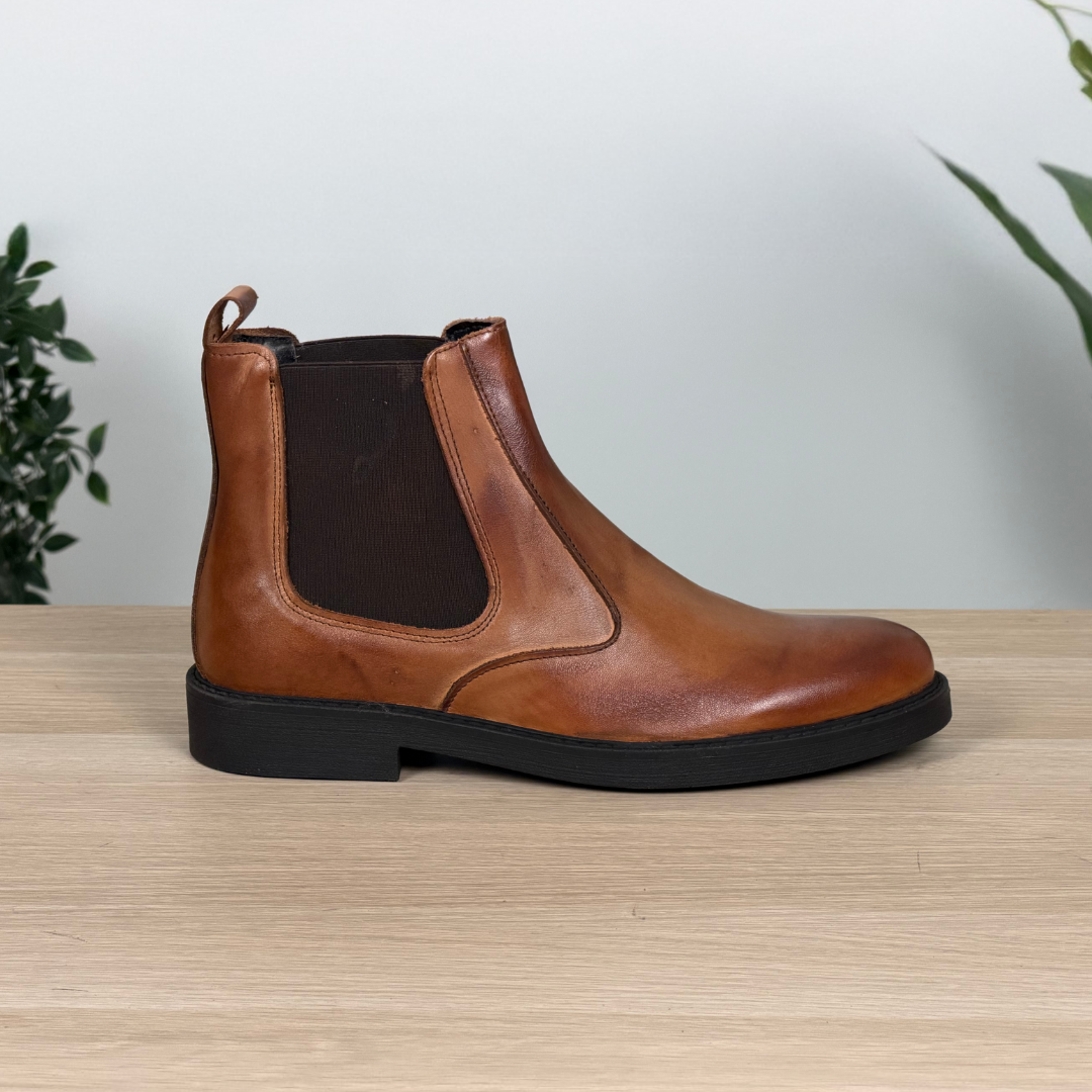 Stivaletto Chelsea in pelle di vitello liscia - Cuoio