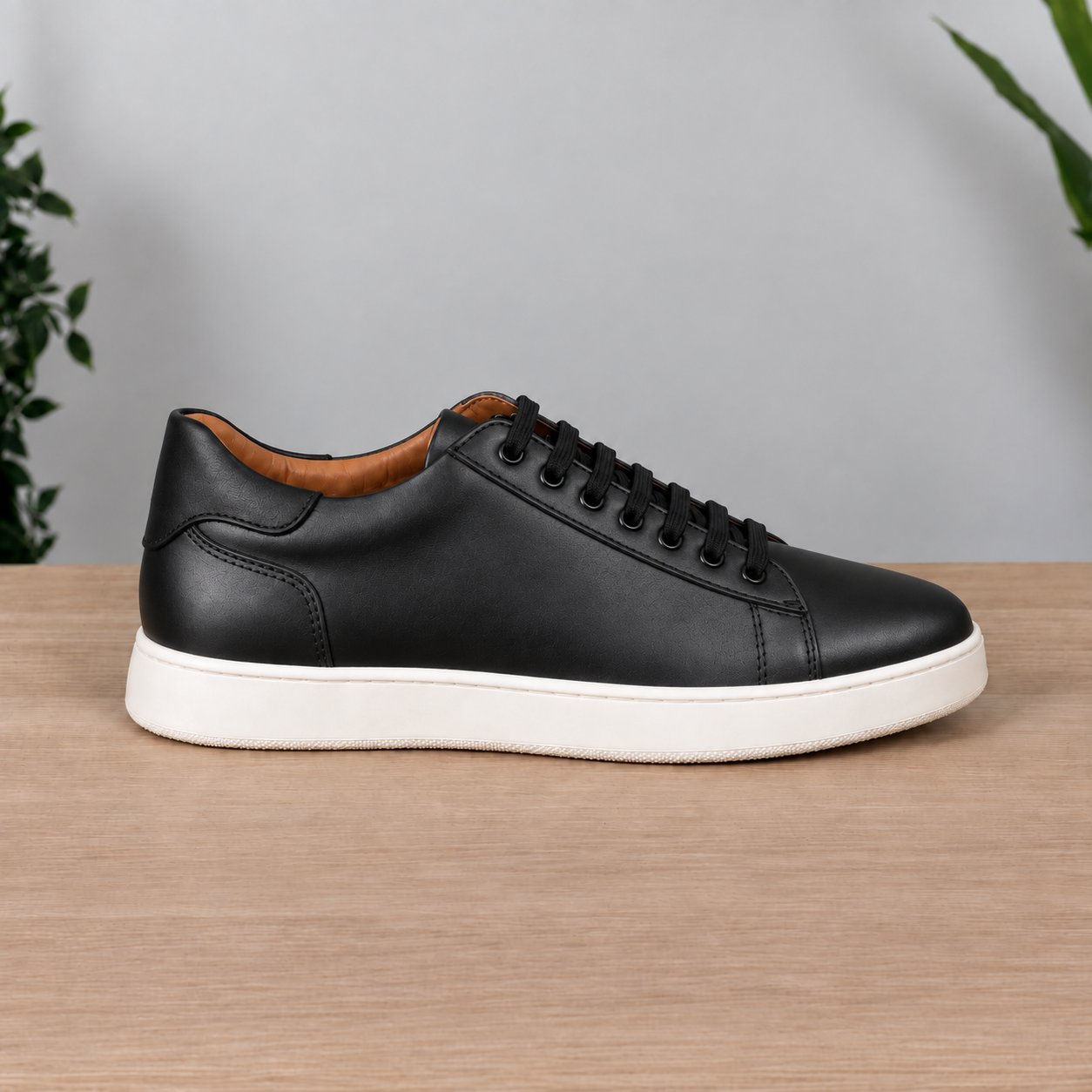 Sneakers in pelle suola bassa - Nero
