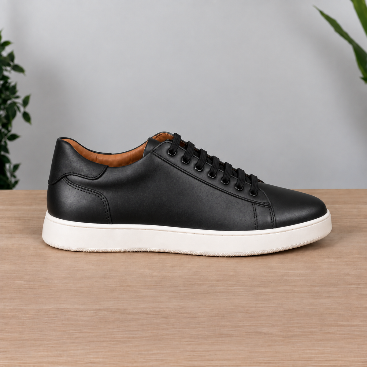 Sneakers in pelle suola bassa - Nero