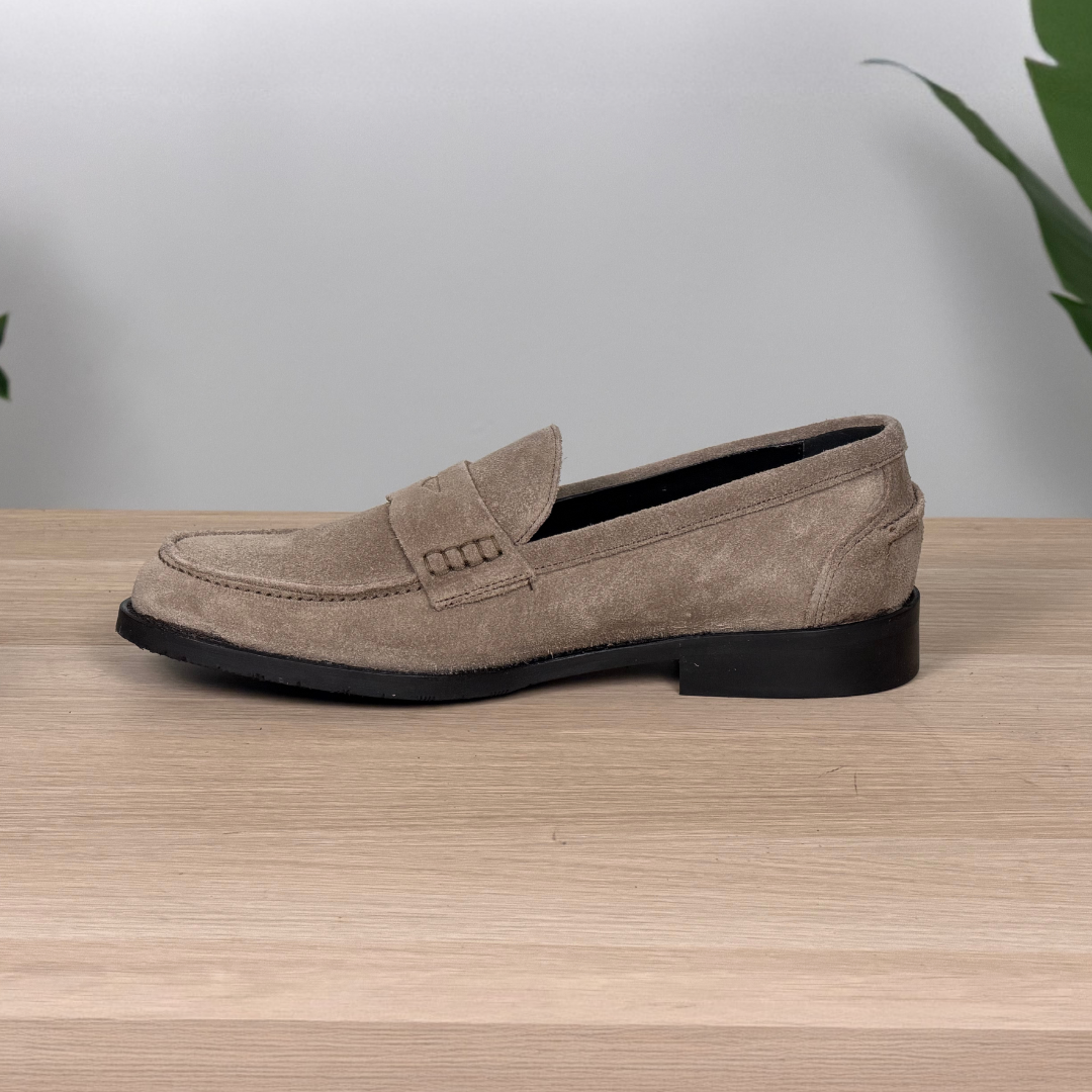 Mocassino classico suola in cuoio - Camoscio Tortora