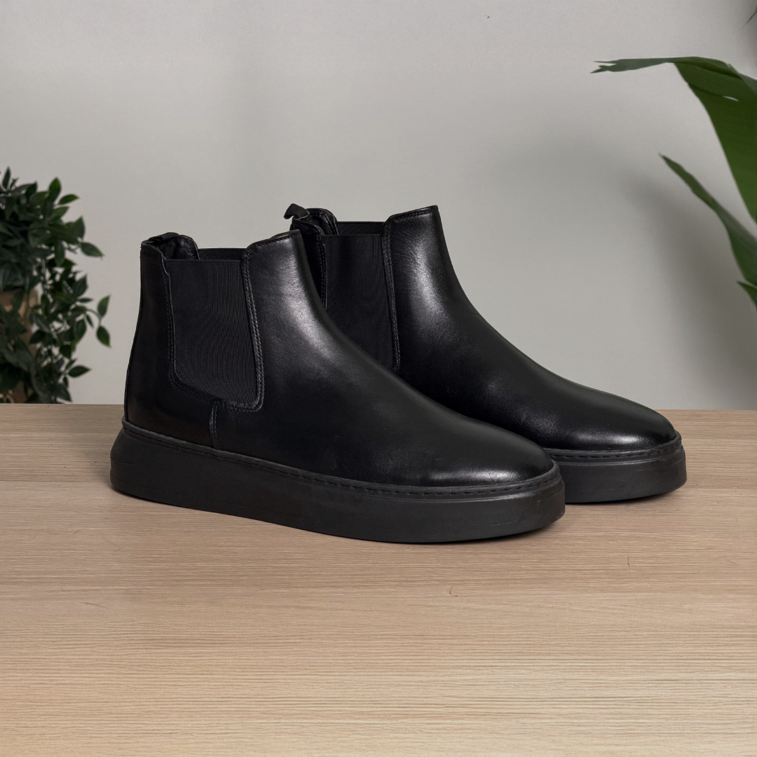 Stivaletto Chelsea suola sagomata in pelle di vitello - Nero