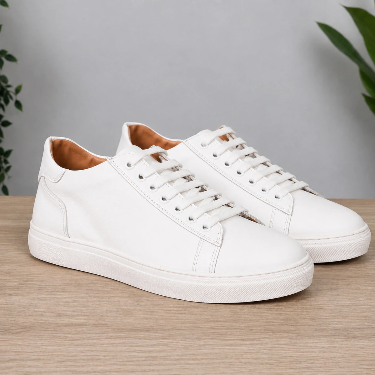 Sneakers in pelle suola bassa - Bianco