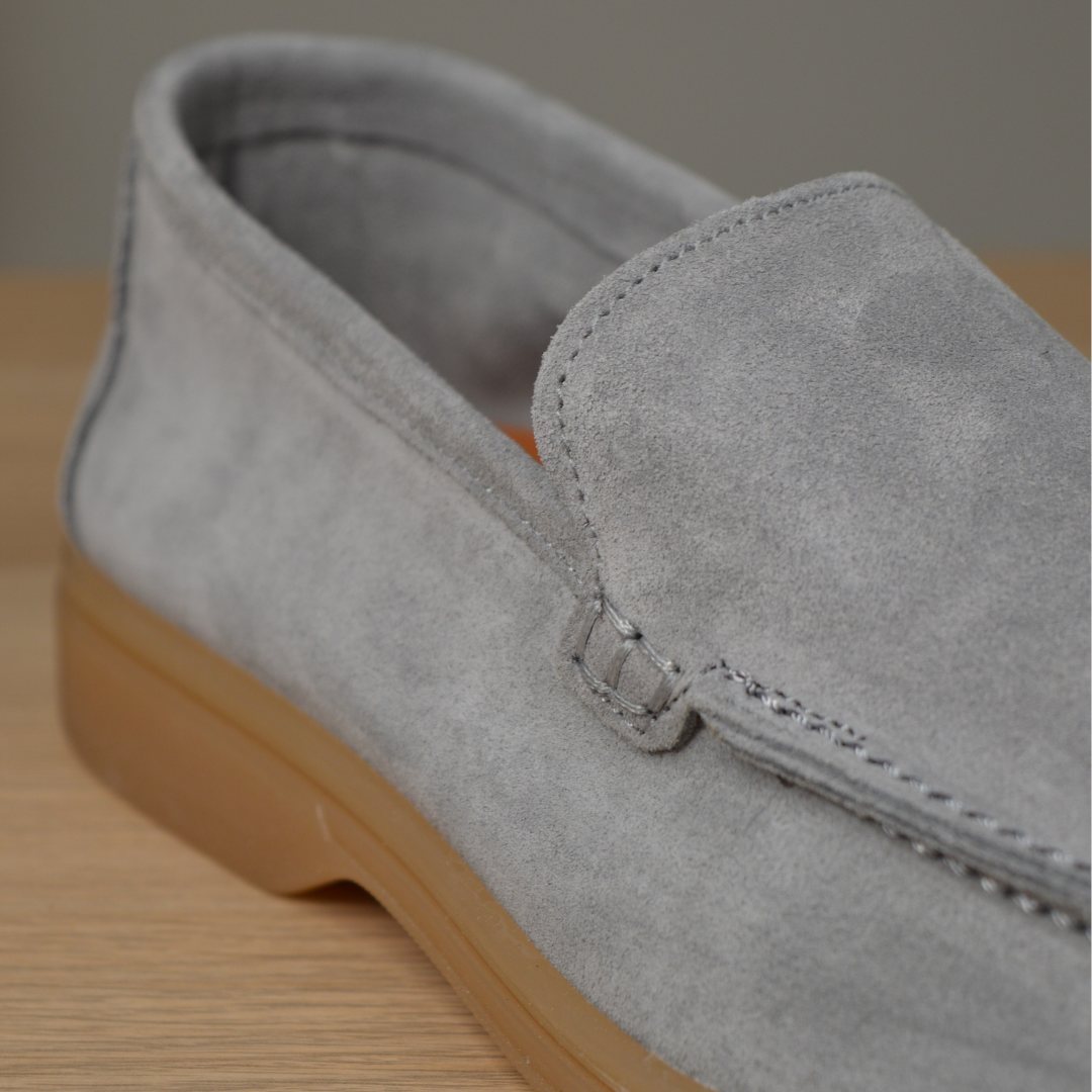 Mocassino con suola bassa in gomma - Camoscio Grigio