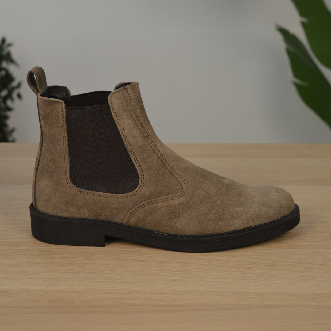 Stivaletto Chelsea in pelle di vitello scamosciata - Tortora