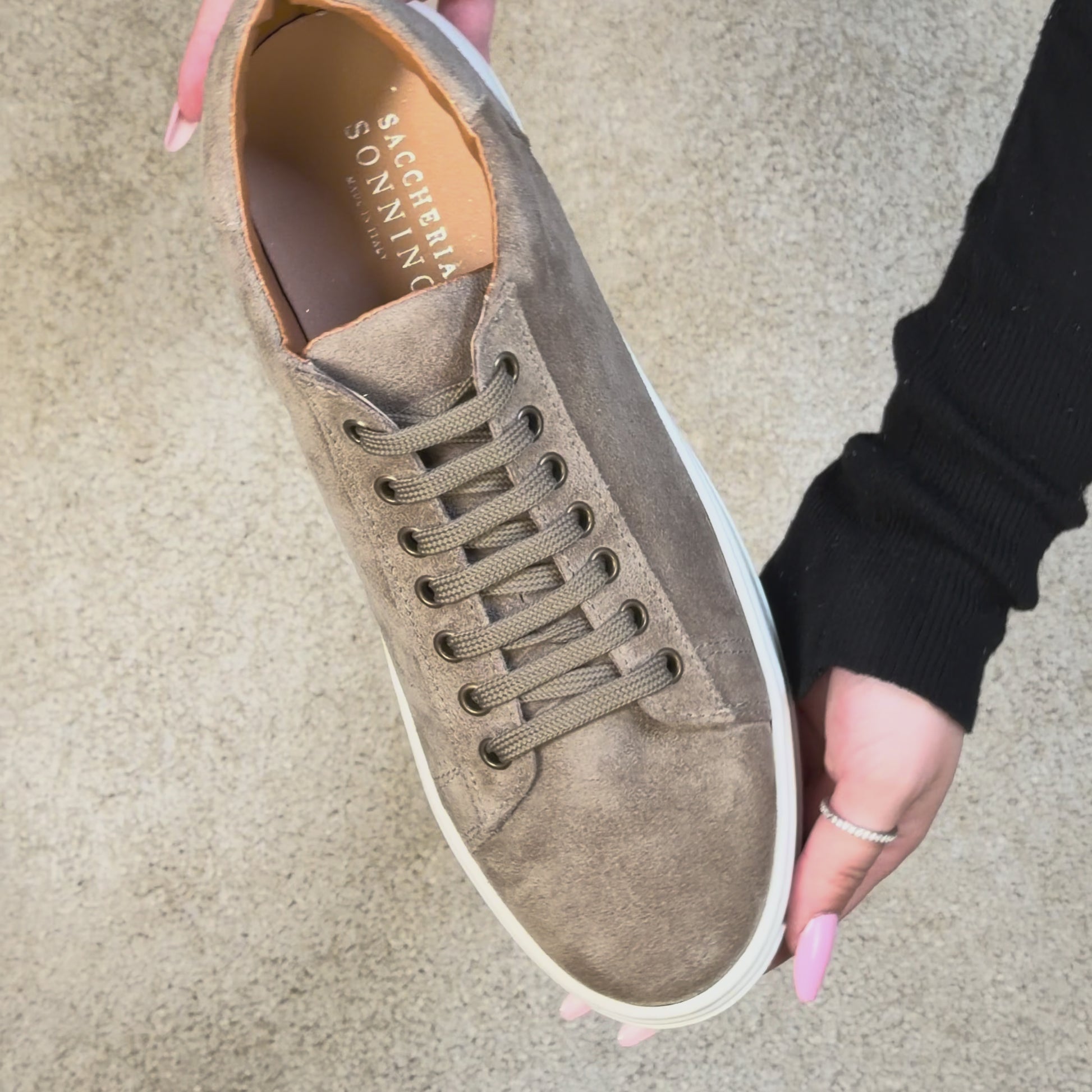 Sneakers in camoscio - Tortora